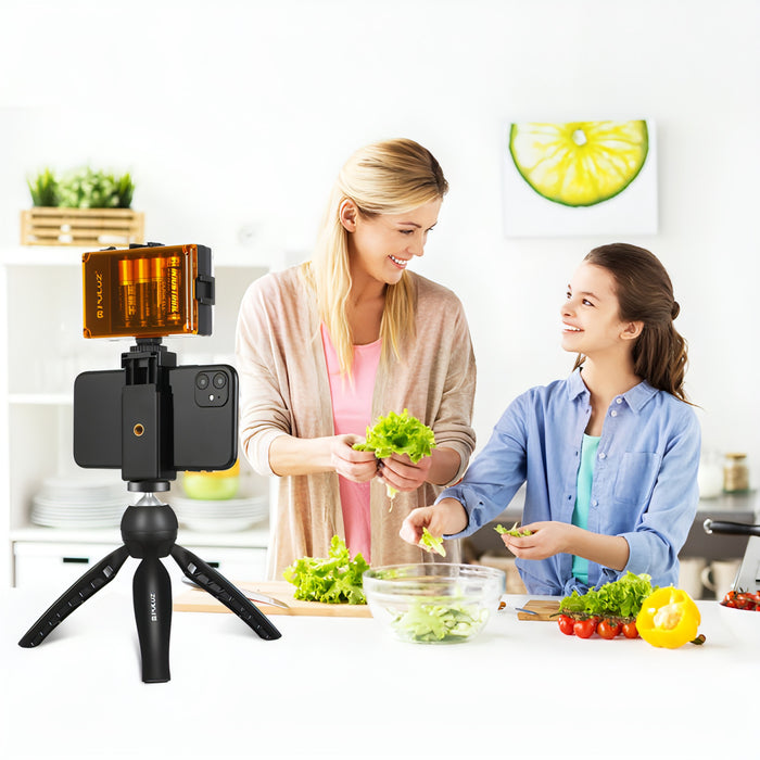 PULUZ Live Broadcast Smartphone Video Light Vlogger Kits with LED Light + Tripod Mount + Phone Clamp Holder SJMUSICGROUP